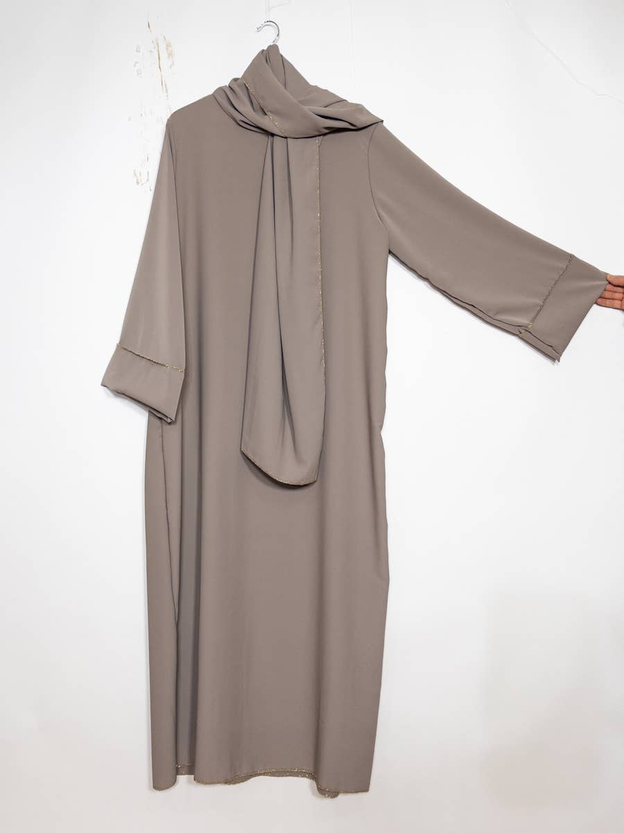 Medina Silk Abaya with Gold Seams & Integrated Veil – Ref. 2377PK – view 2
